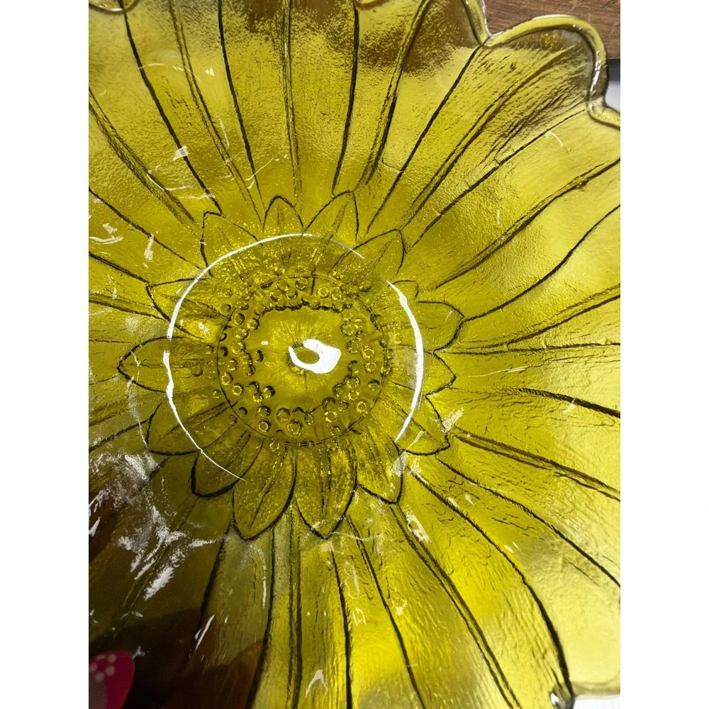 Vintage‎ Indiana Glass Lily Pons sunflower bowl in avocado green